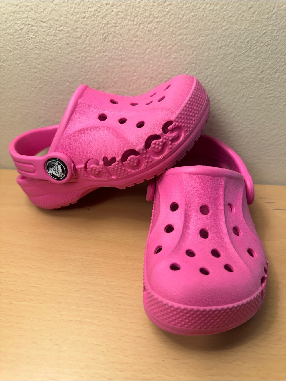 Crocs Baya Clogs Electric Pink Size 8C